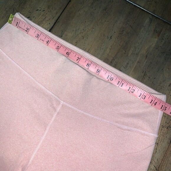 Fabletics Leggings Capri 19” inseam - Picture 4 of 12